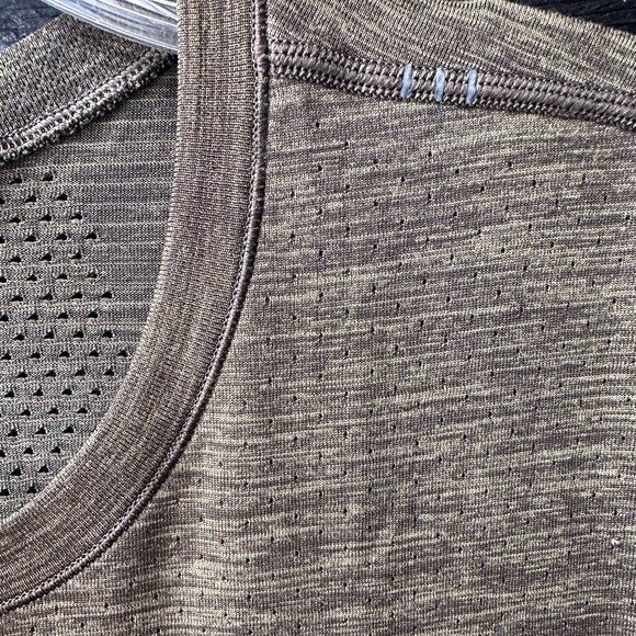 lululemon Men's Metal Vent Tech Breathe Olive Green Large - Picture 2 of 10